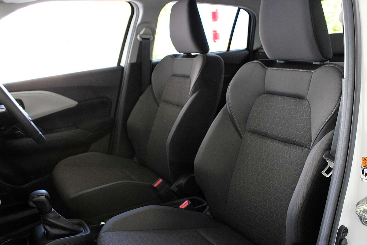 2025 Suzuki Swift Hybrid Plus UZ