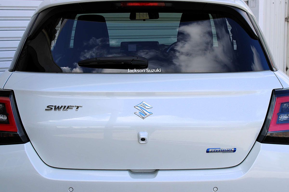 2025 Suzuki Swift Hybrid Plus UZ