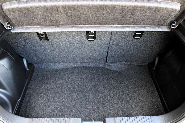 2025 Suzuki Swift Hybrid Plus UZ