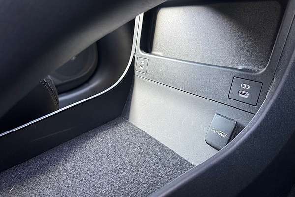 2024 Toyota bZ4X XEAM10R