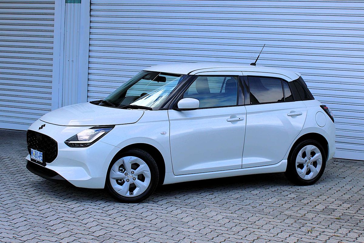 2025 Suzuki Swift Hybrid Plus UZ