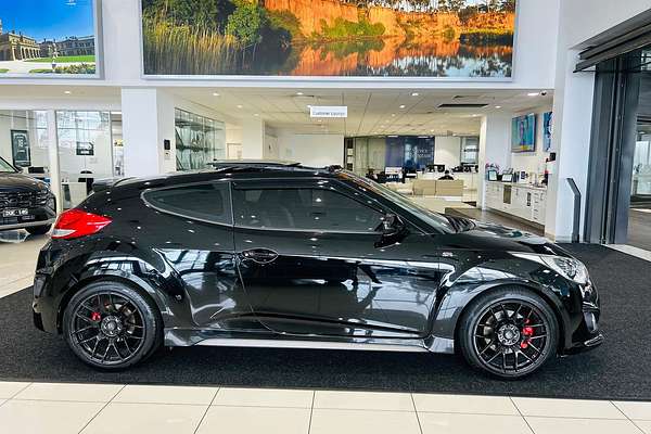 2015 Hyundai Veloster SR Turbo + FS4 Series II