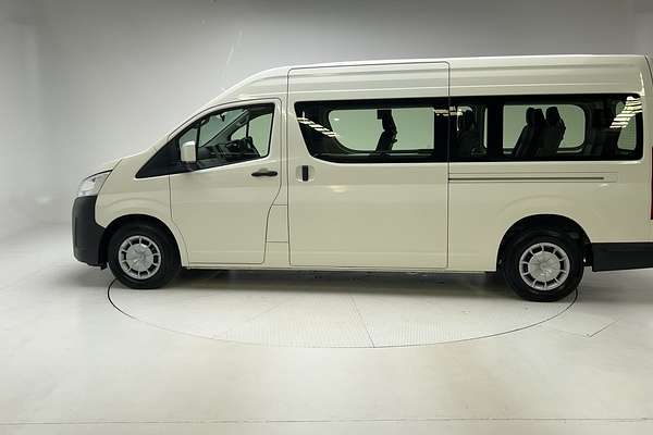 2022 Toyota Hiace Commuter GDH322R ELWB High Roof thumb-4