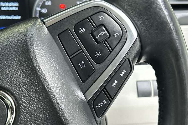 2022 Toyota Hiace Commuter GDH322R ELWB High Roof thumb-15