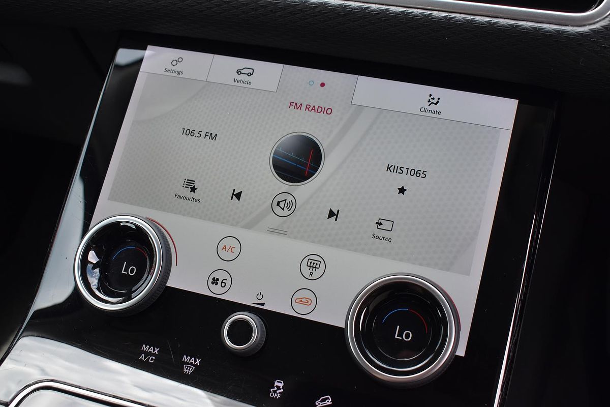 2019 Land Rover Range Rover Velar D240 SE L560