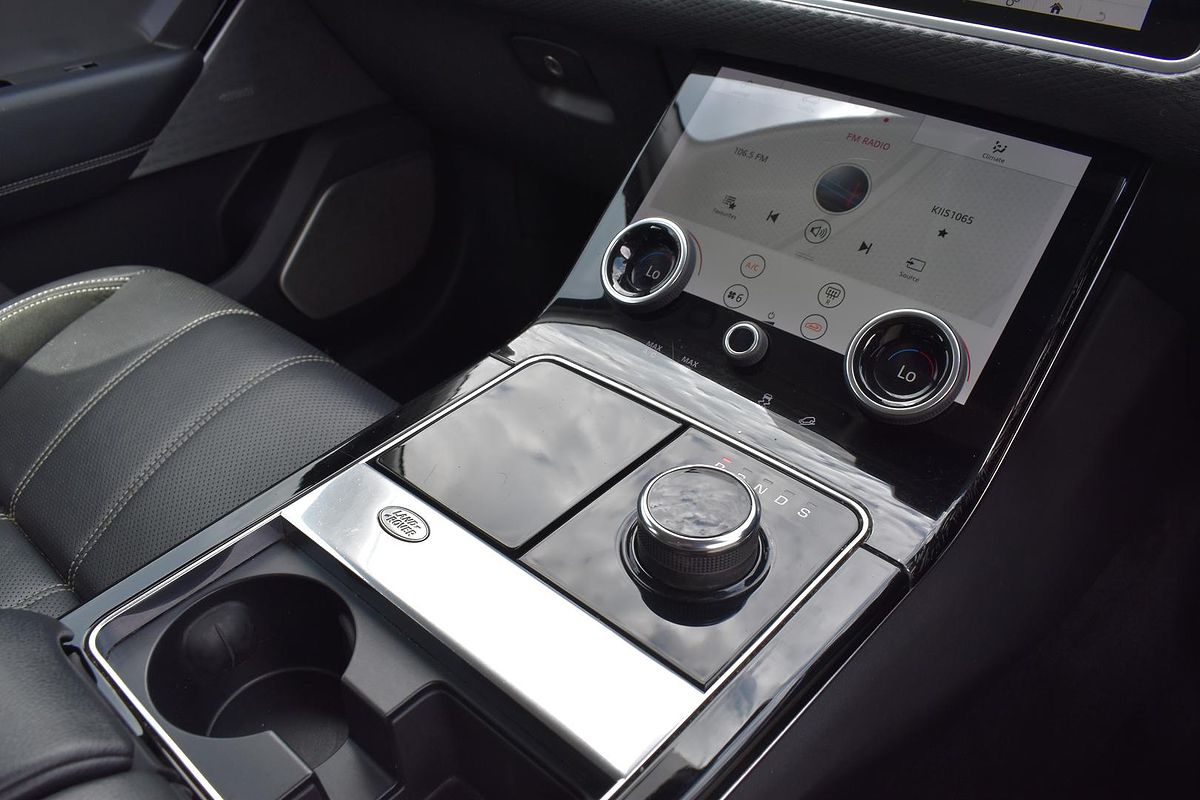 2019 Land Rover Range Rover Velar D240 SE L560