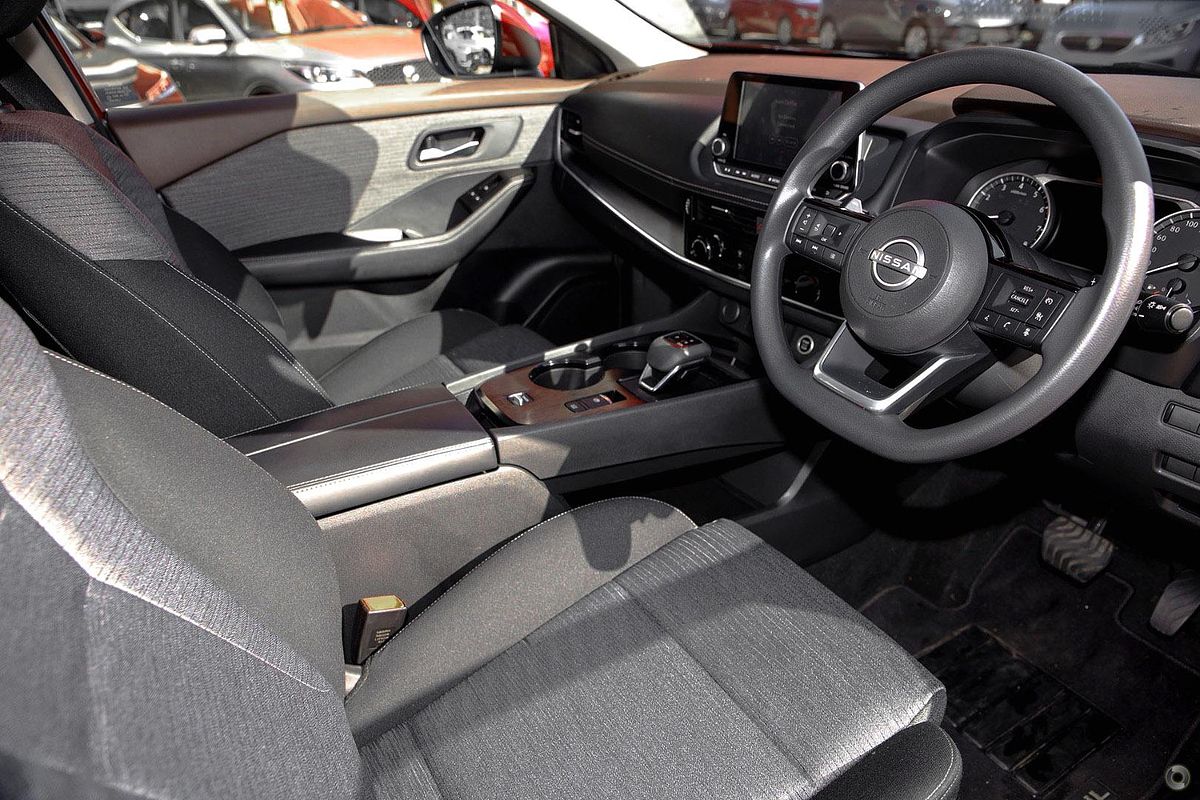 2025 Nissan X-TRAIL ST T33