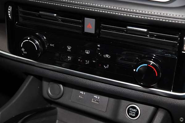 2025 Nissan X-TRAIL ST T33