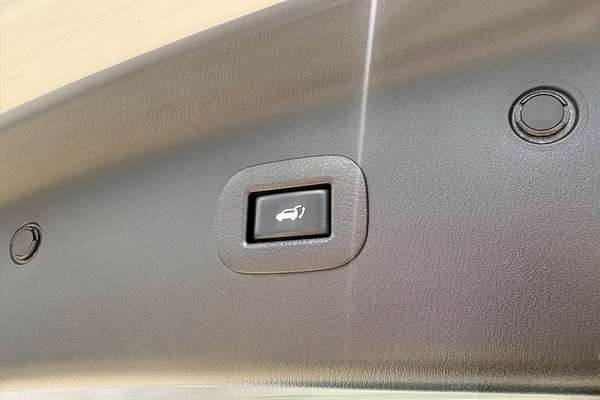 2022 Nissan Patrol Ti-L Y62