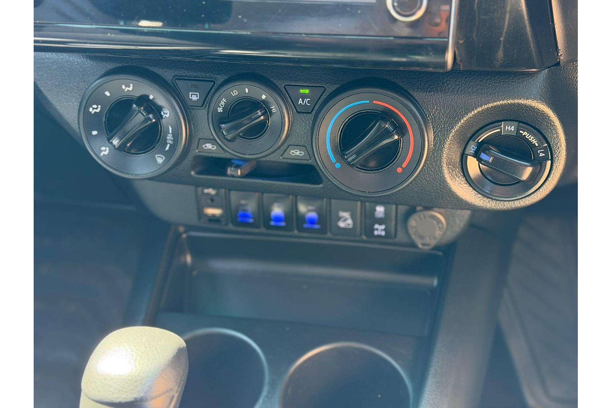 2021 Toyota Hilux SR GUN126R 4X4