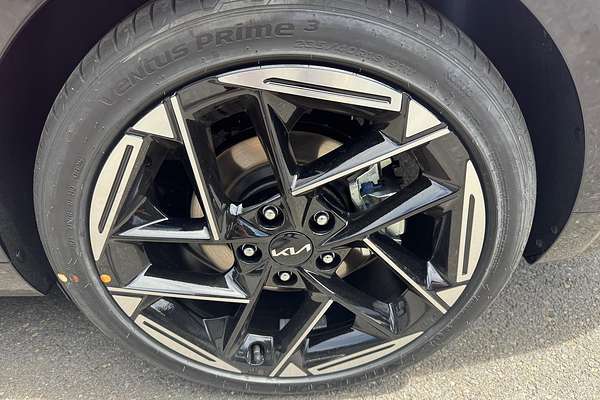 2025 Kia K4 GT-Line CL4m