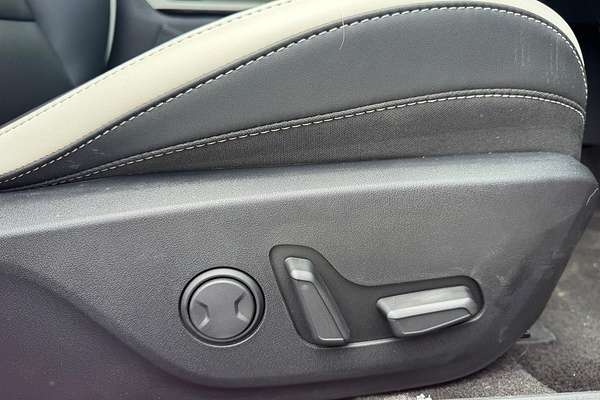 2025 Kia K4 GT-Line CL4m