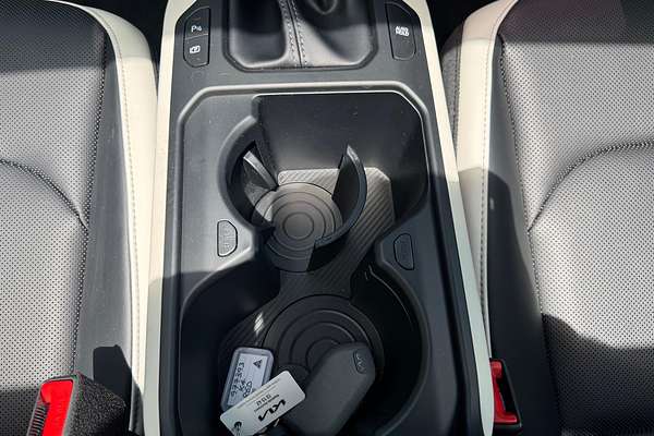 2025 Kia K4 GT-Line CL4m