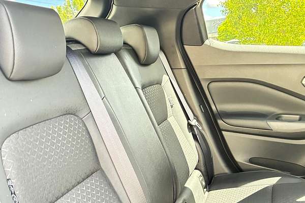 2024 Nissan JUKE ST F16