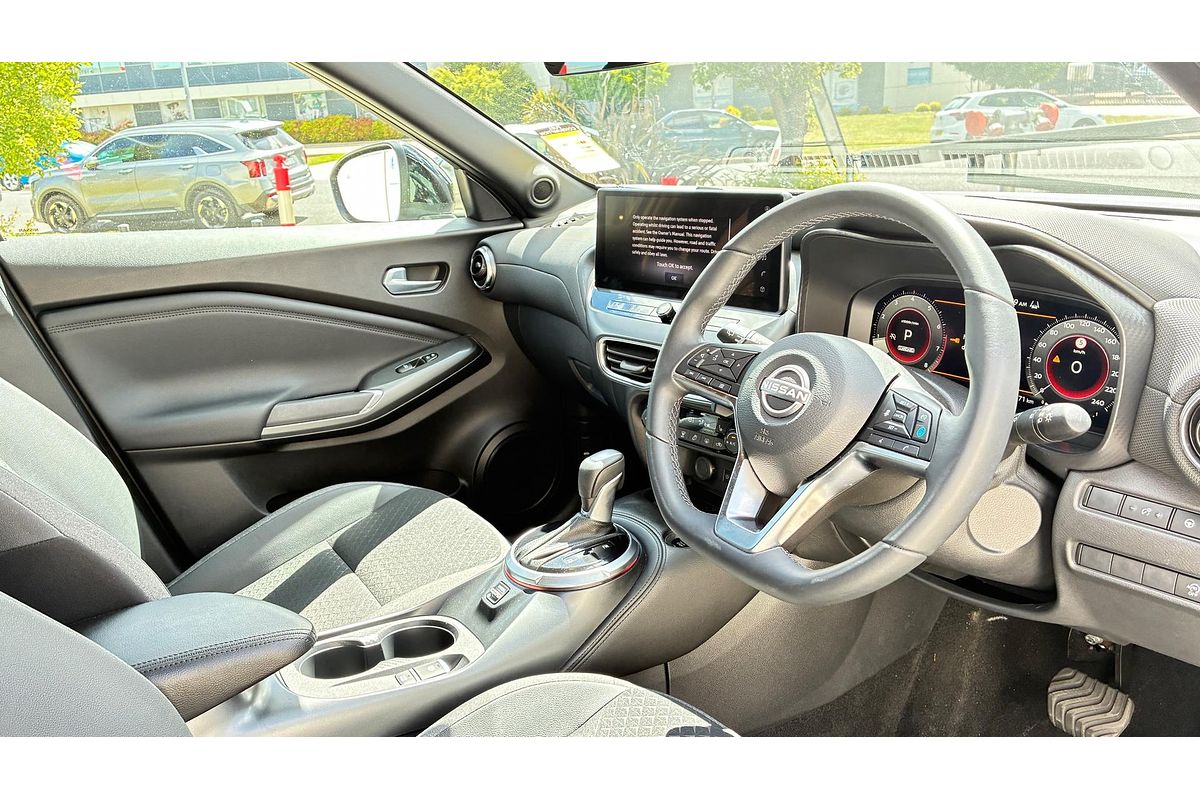 2024 Nissan JUKE ST F16