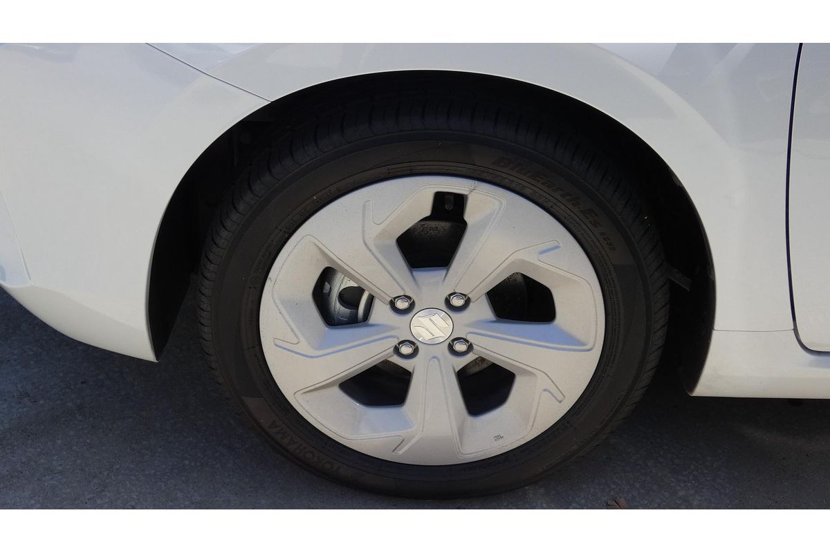 2024 Suzuki Swift Hybrid UZ