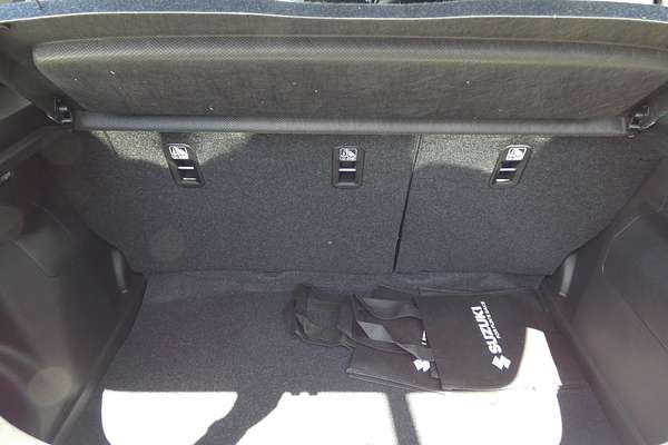 2024 Suzuki Swift Hybrid UZ