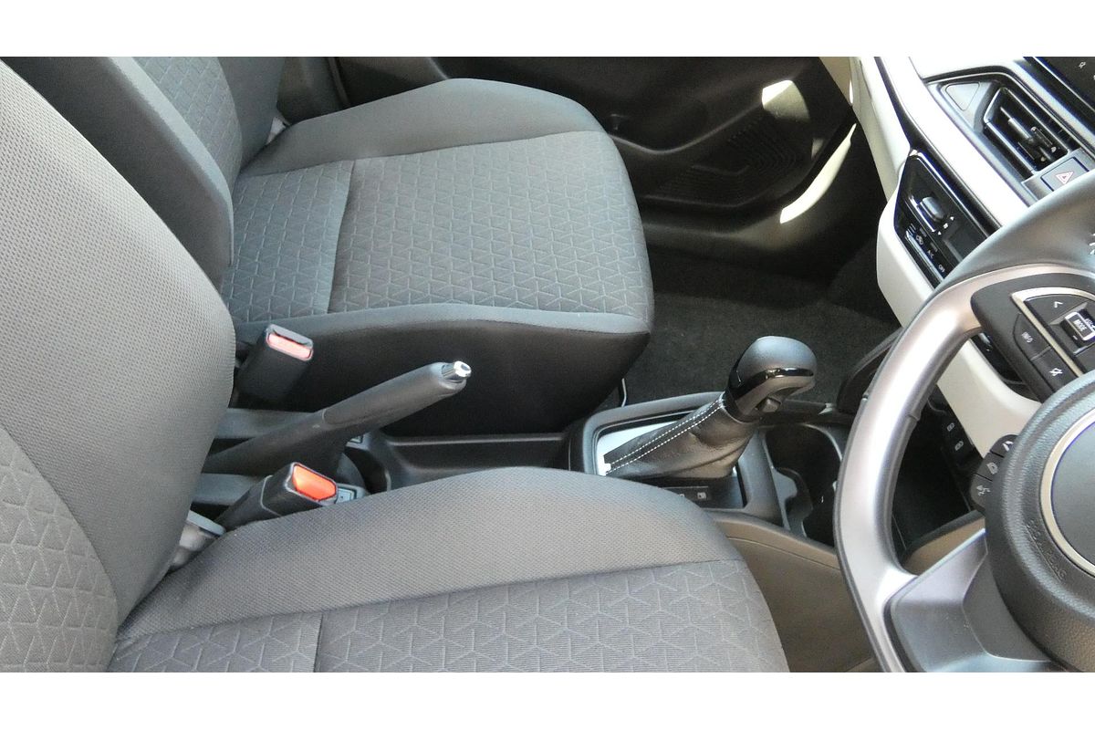 2024 Suzuki Swift Hybrid UZ