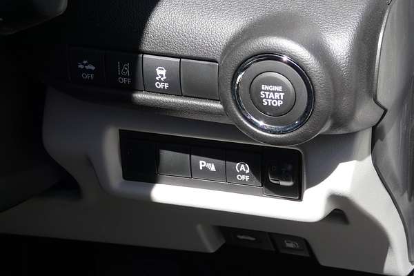 2024 Suzuki Swift Hybrid UZ