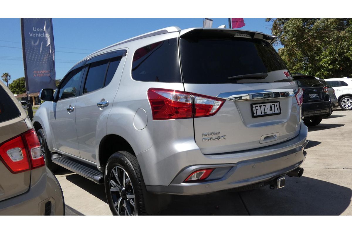 2021 Isuzu MU-X LS-T