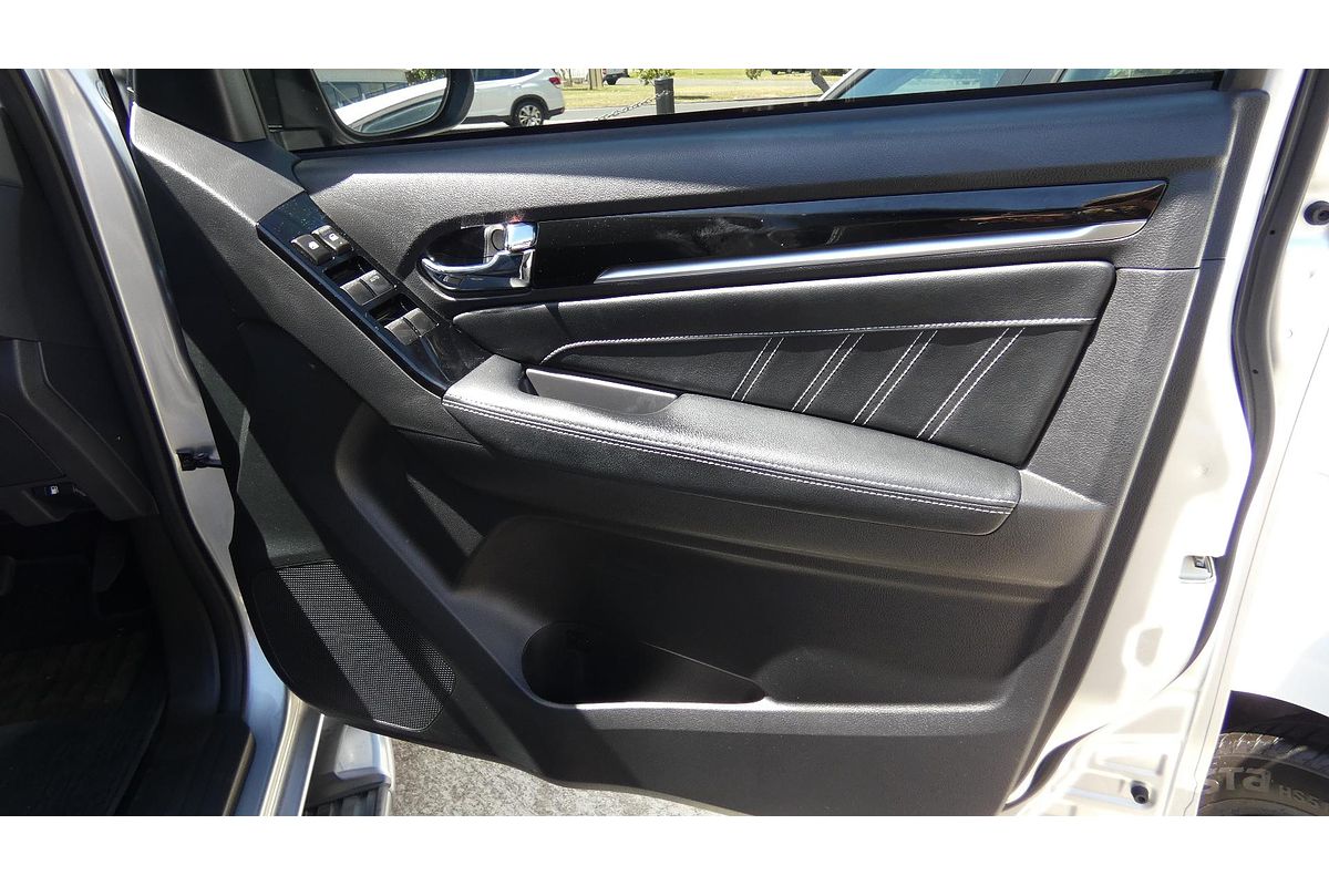 2021 Isuzu MU-X LS-T