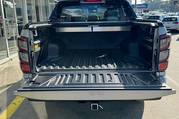 2025 Isuzu D-MAX X-TERRAIN 4X4