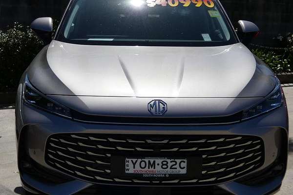 2025 MG HS Essence AS33