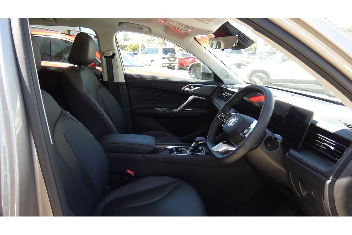 2025 MG HS Essence AS33