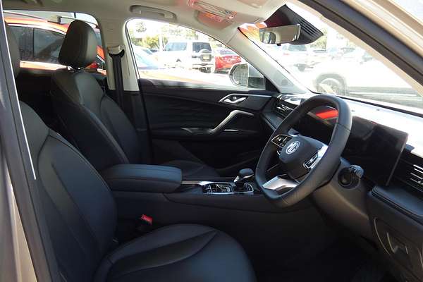 2025 MG HS Essence AS33