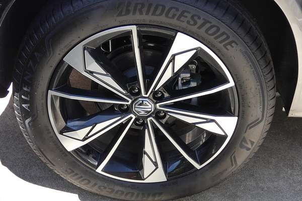 2025 MG HS Essence AS33