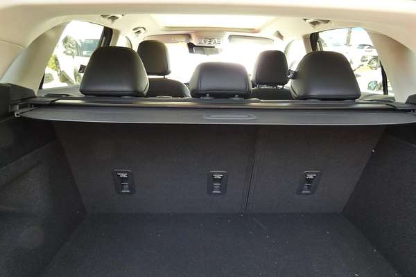 2025 MG HS Essence AS33