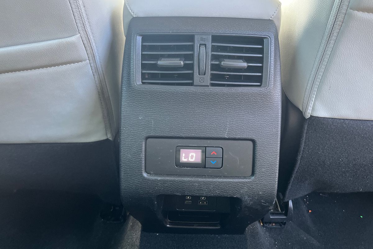 2021 Mitsubishi Outlander Exceed ZM