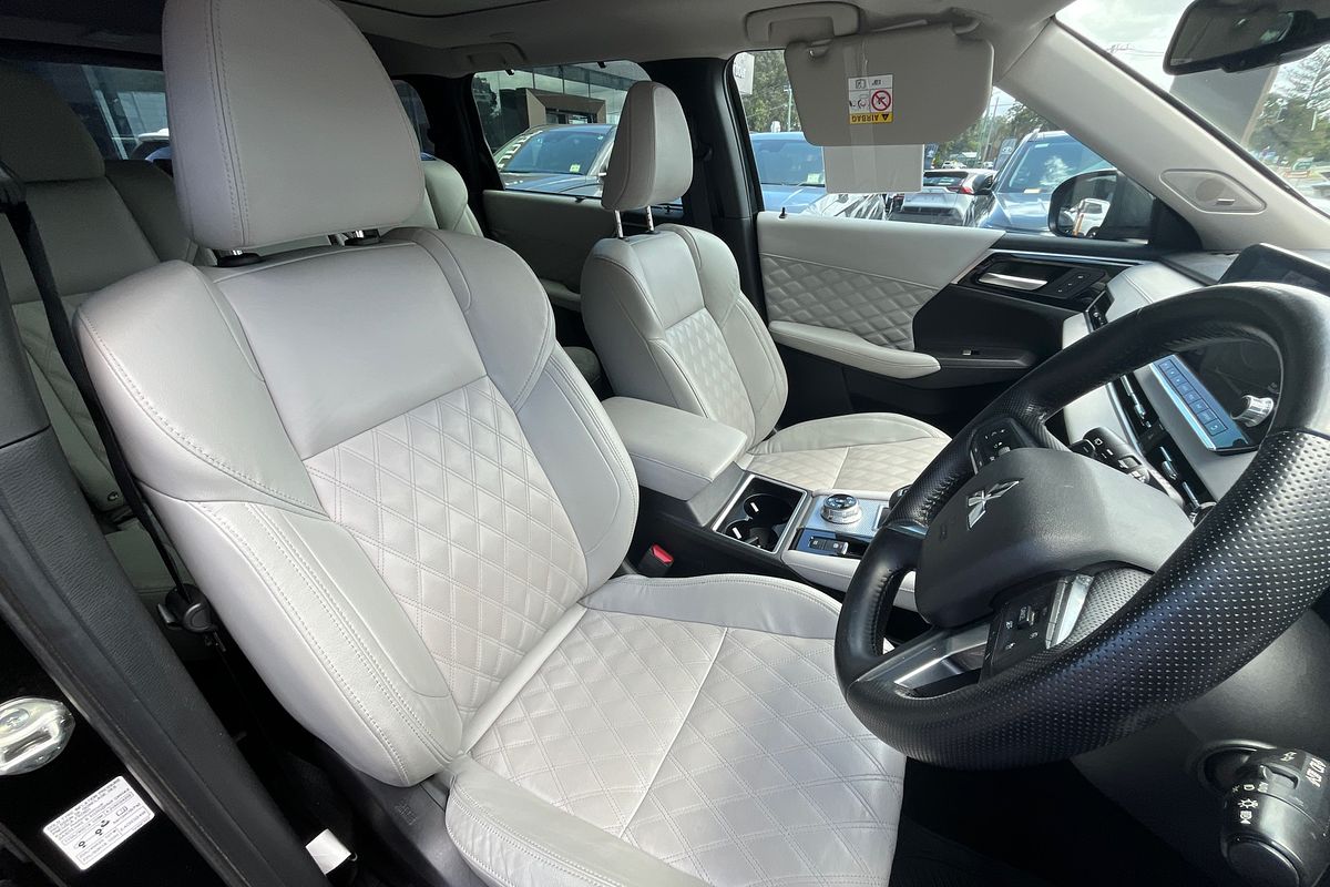 2021 Mitsubishi Outlander Exceed ZM