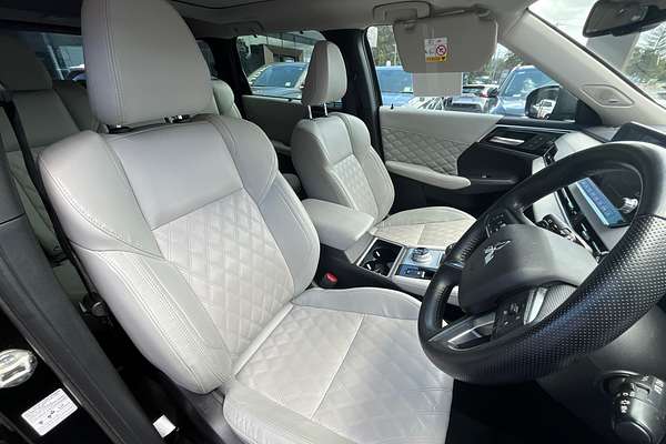 2021 Mitsubishi Outlander Exceed ZM