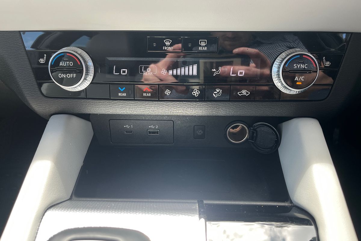 2021 Mitsubishi Outlander Exceed ZM