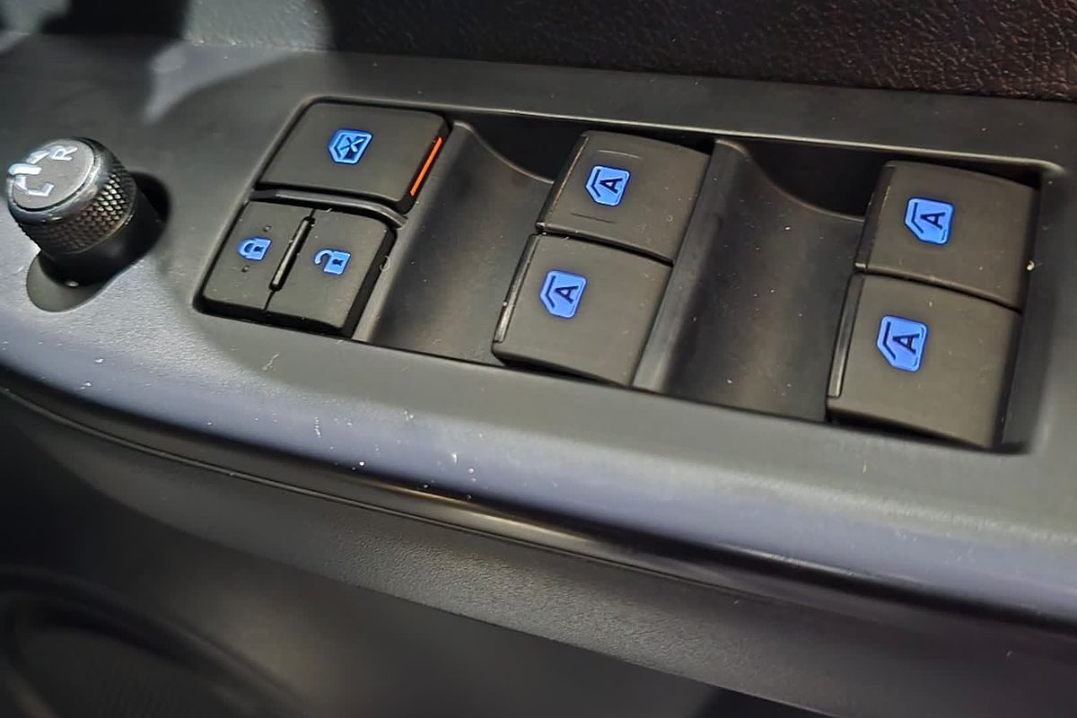 2024 Toyota Hilux SR 48V GUN126R 4X4