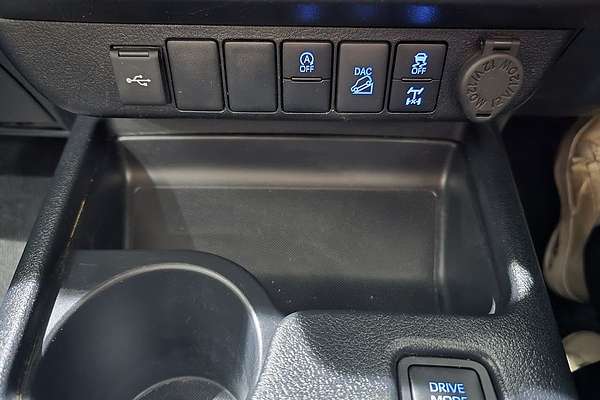 2024 Toyota Hilux SR 48V GUN126R 4X4