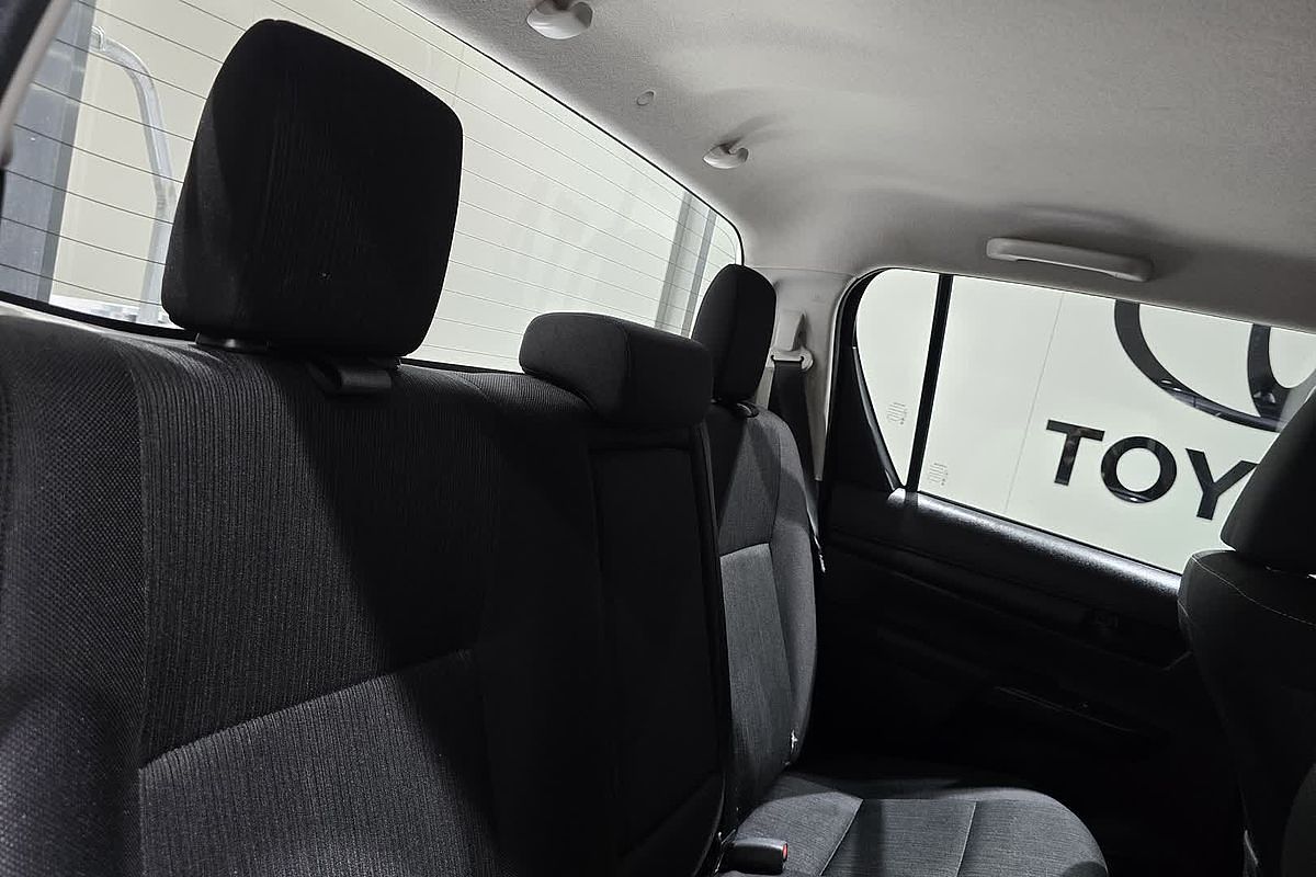 2024 Toyota Hilux SR 48V GUN126R 4X4