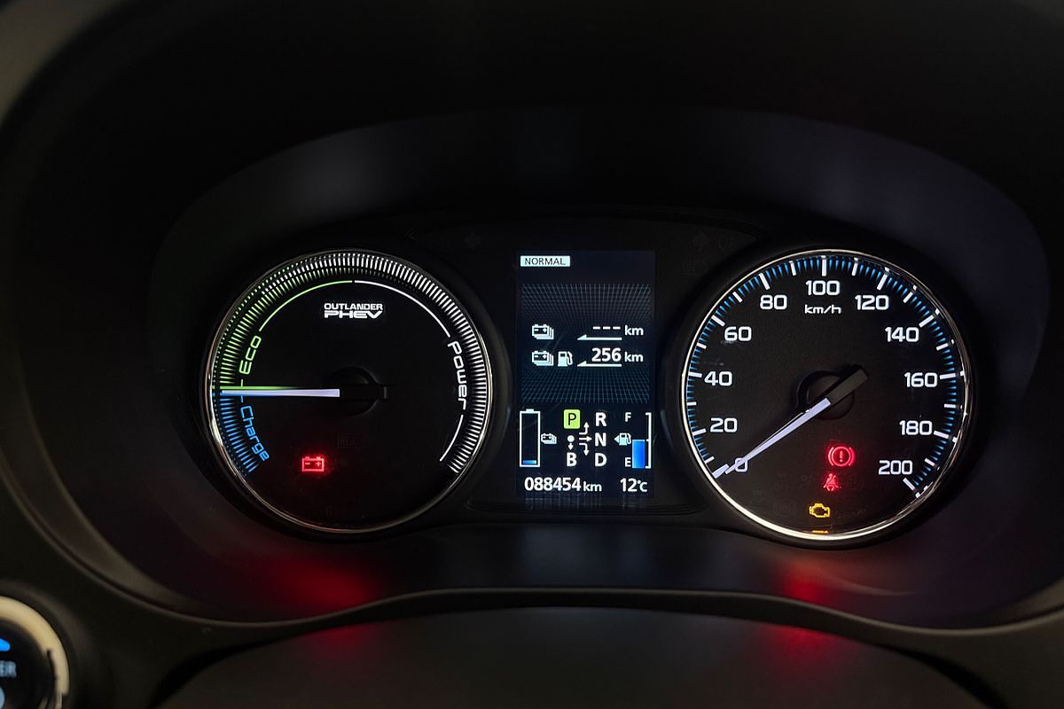 2014 Mitsubishi Outlander PHEV ZJ