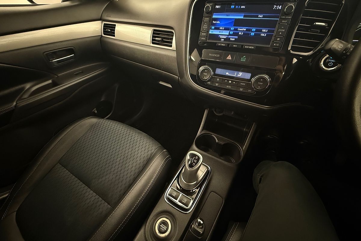 2014 Mitsubishi Outlander PHEV ZJ