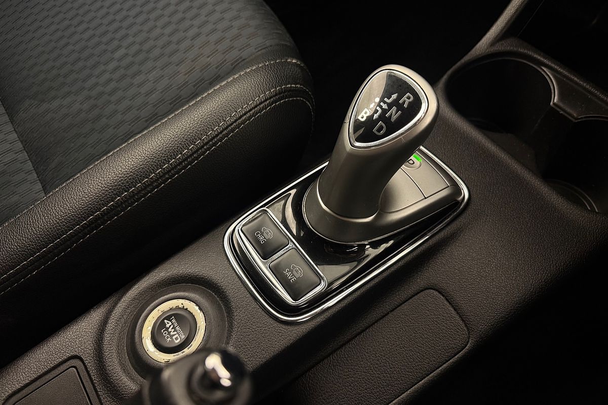 2014 Mitsubishi Outlander PHEV ZJ