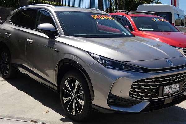 2025 MG HS Essence AS33