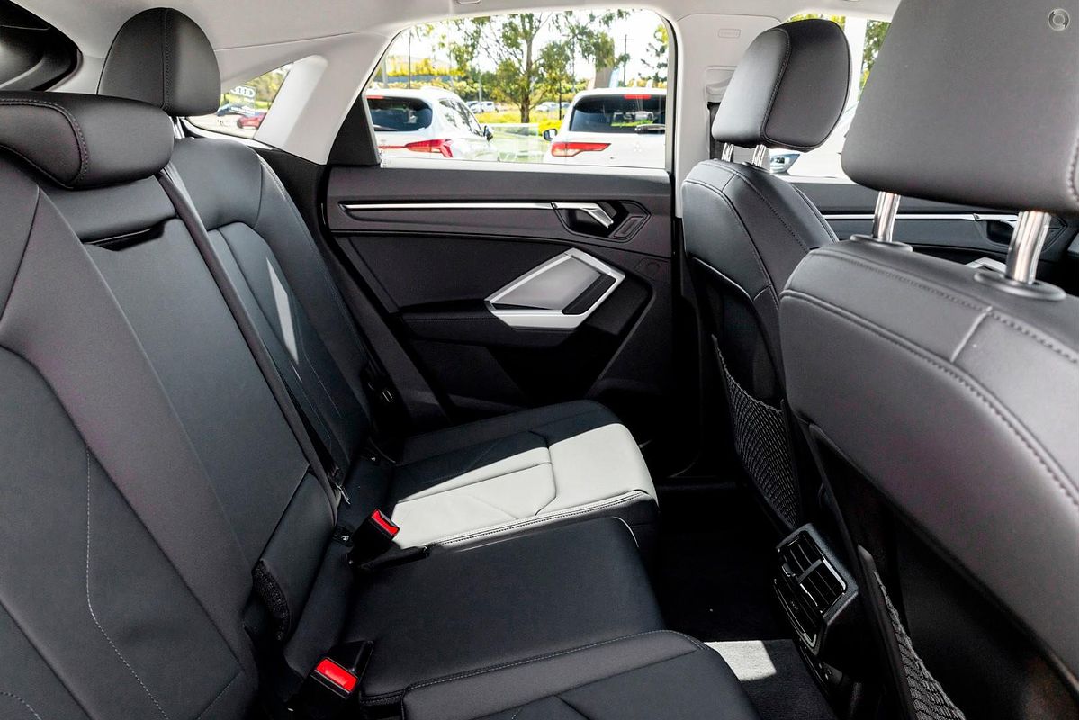 2025 Audi Q3 35 TFSI S line edition F3