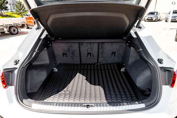 2025 Audi Q3 35 TFSI S line edition F3