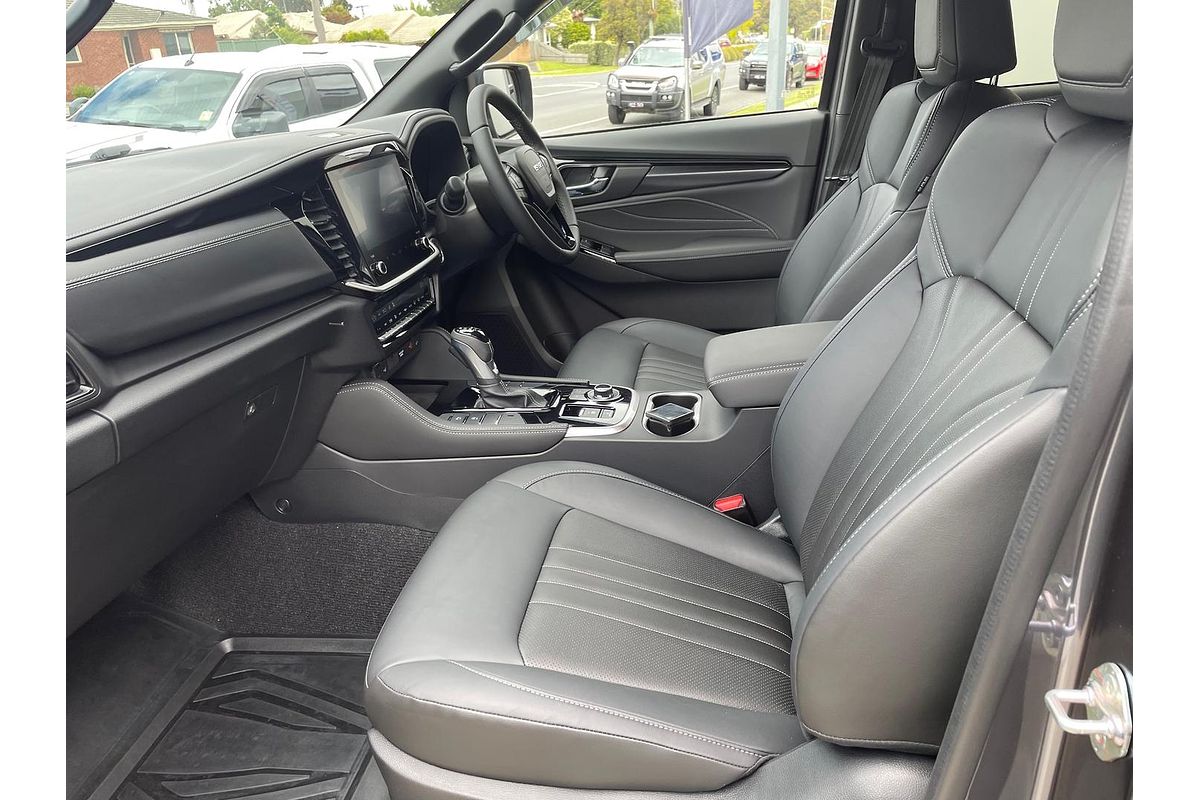 2025 Isuzu MU-X LS-T