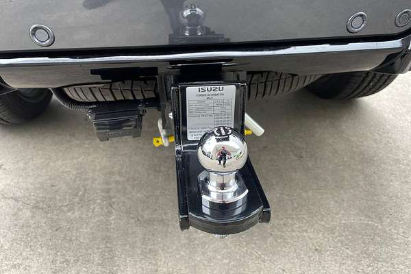 2025 Isuzu MU-X LS-T