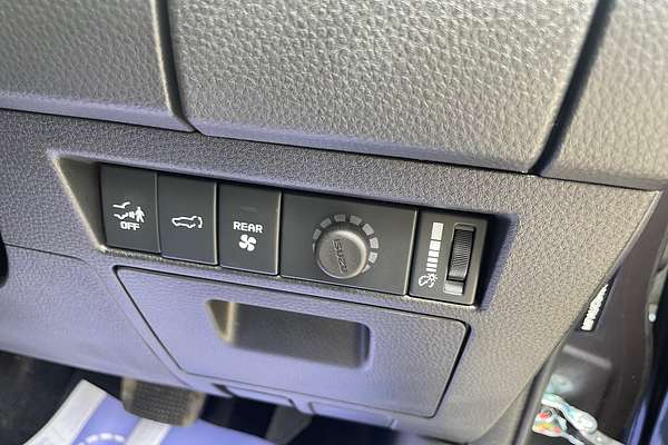 2025 Isuzu MU-X LS-T