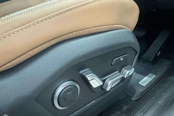 2025 Hyundai Santa Fe Hybrid Calligraphy MX5.V2