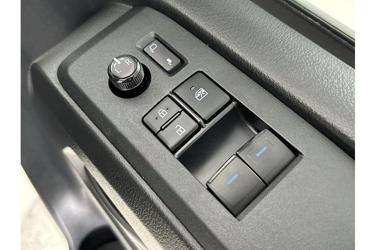 2021 Toyota Hiace Commuter GDH322R ELWB High Roof