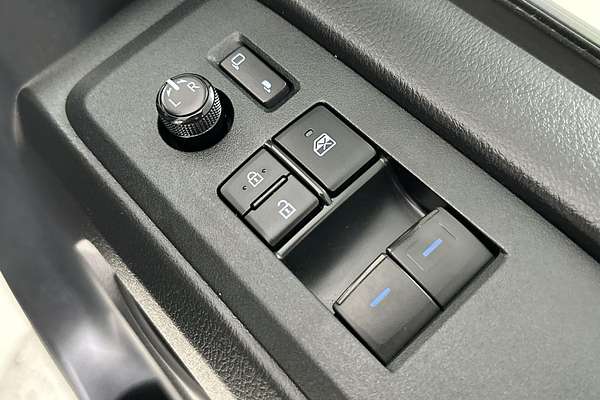 2021 Toyota Hiace Commuter GDH322R ELWB High Roof